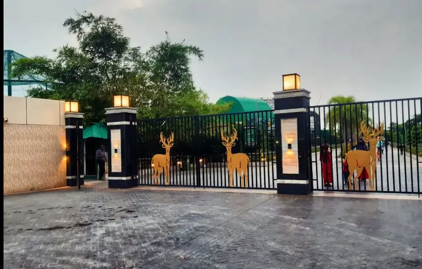entry gate of Harinalaya Zoo